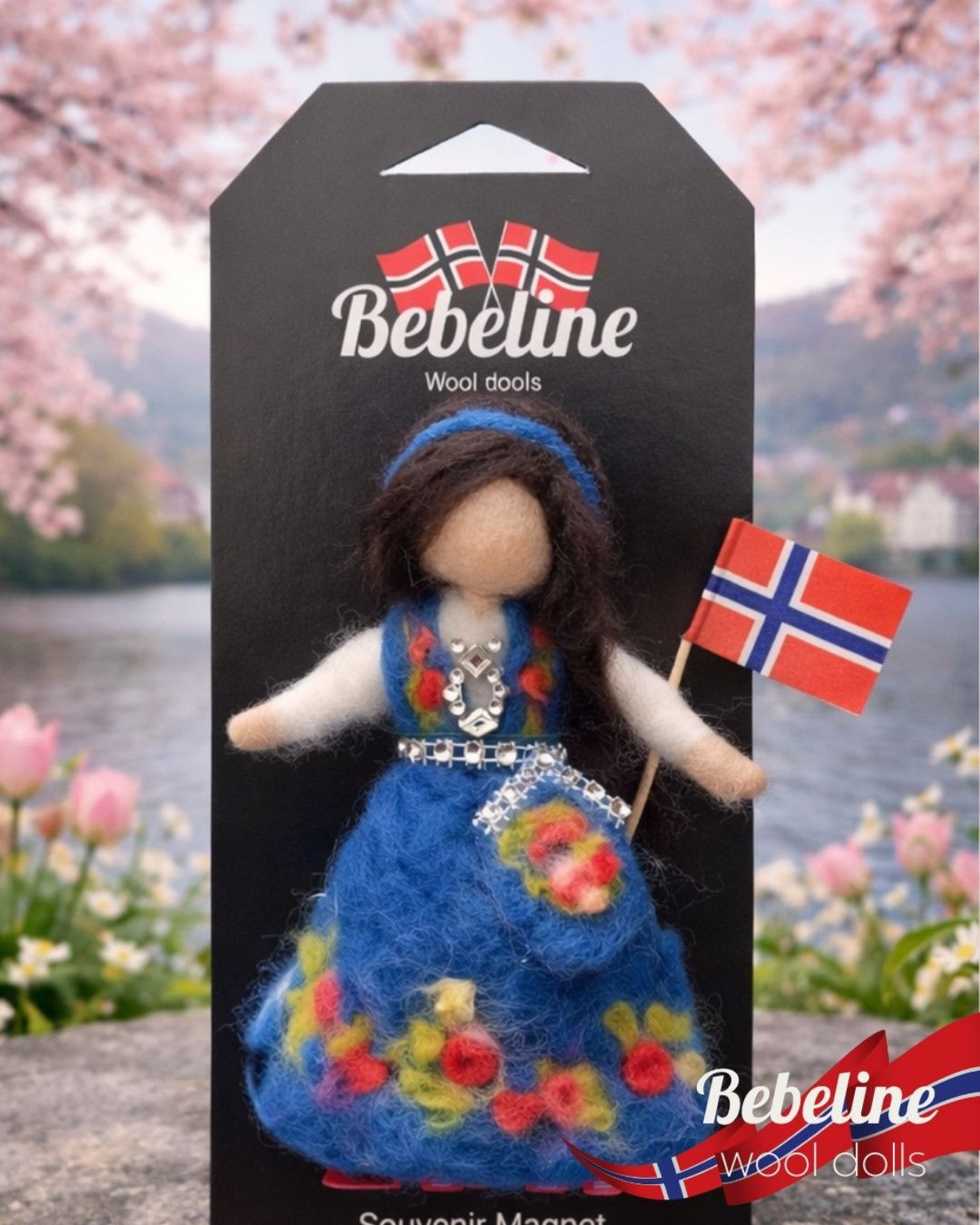 Bunad dukke magnet – håndlaget i Bergen  Klar blå bergen